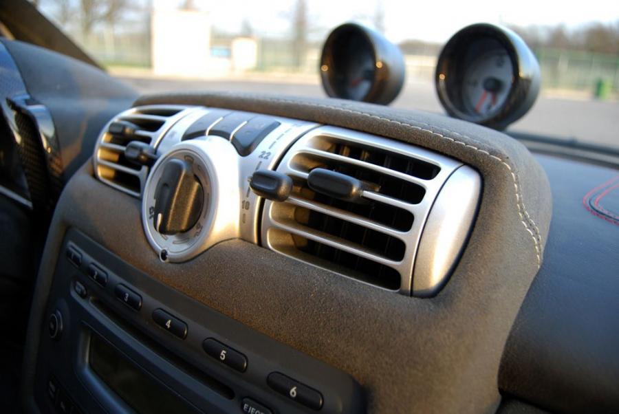 Детали интерьера Smart ForTwo Tender by Aznom 2008 года  (фото 5 из 21)